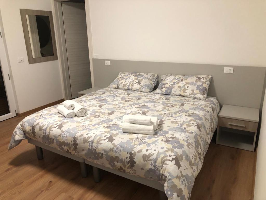 Locanda Rossa Hotell Romans di Varmo Eksteriør bilde