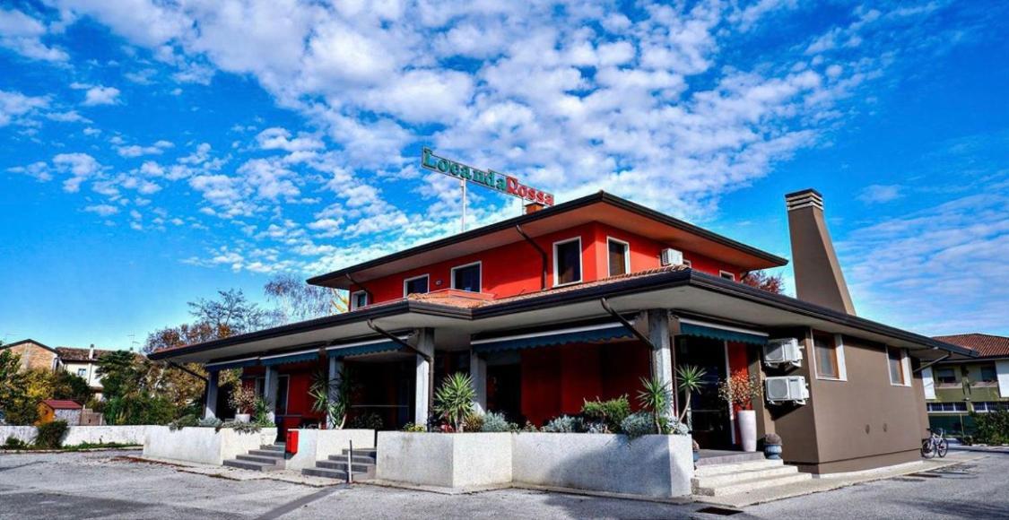 Locanda Rossa Hotell Romans di Varmo Eksteriør bilde