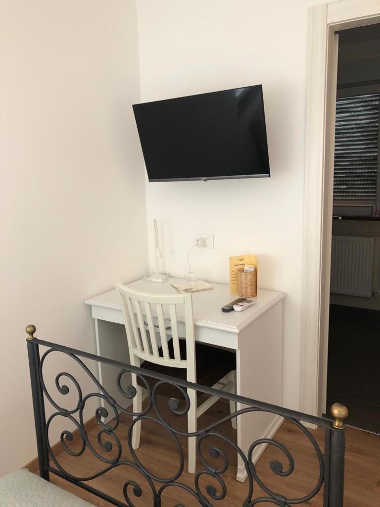 Locanda Rossa Hotell Romans di Varmo Eksteriør bilde